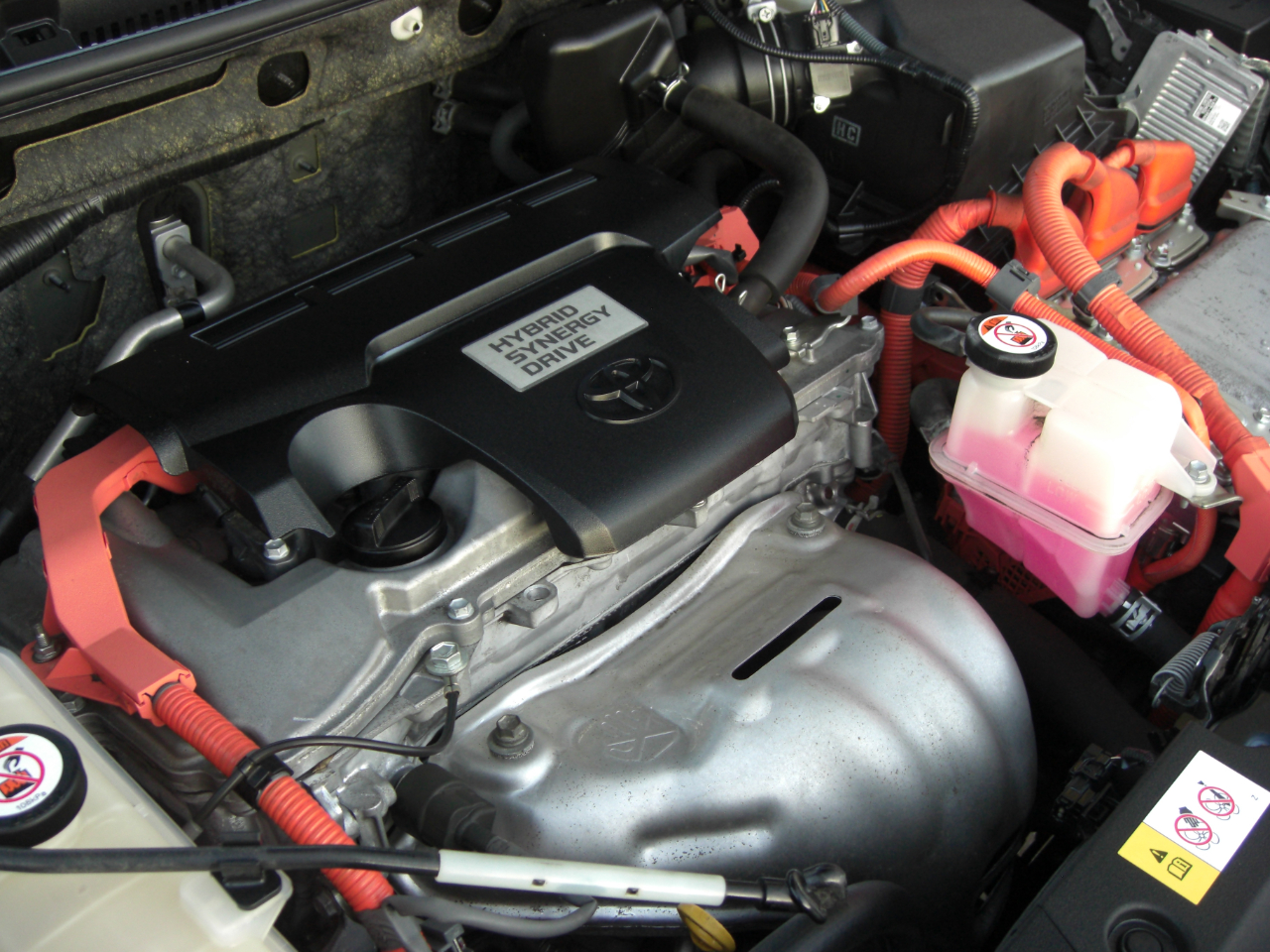 Toyota RAV4 Hybrid SE AWD (Natl) 2018