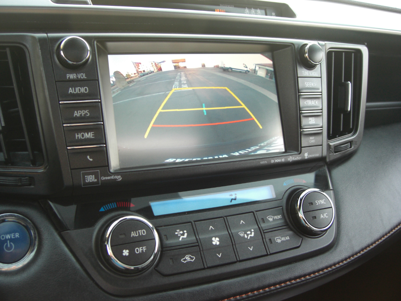 Toyota RAV4 Hybrid SE AWD (Natl) 2018