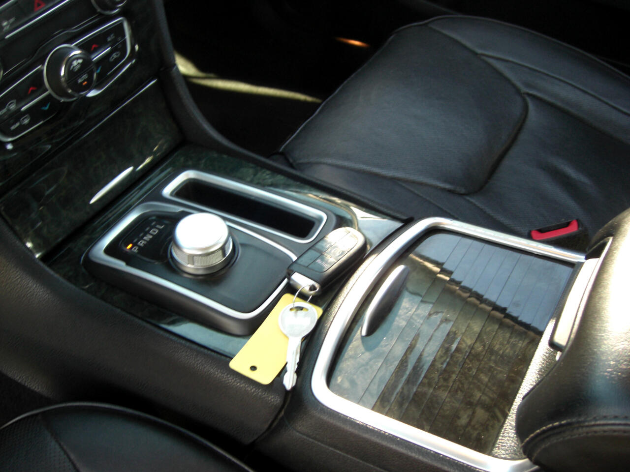 Chrysler 300 4dr Sdn 300C RWD 2016