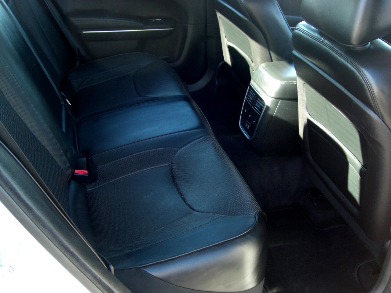 Chrysler 300 4dr Sdn 300C RWD 2016