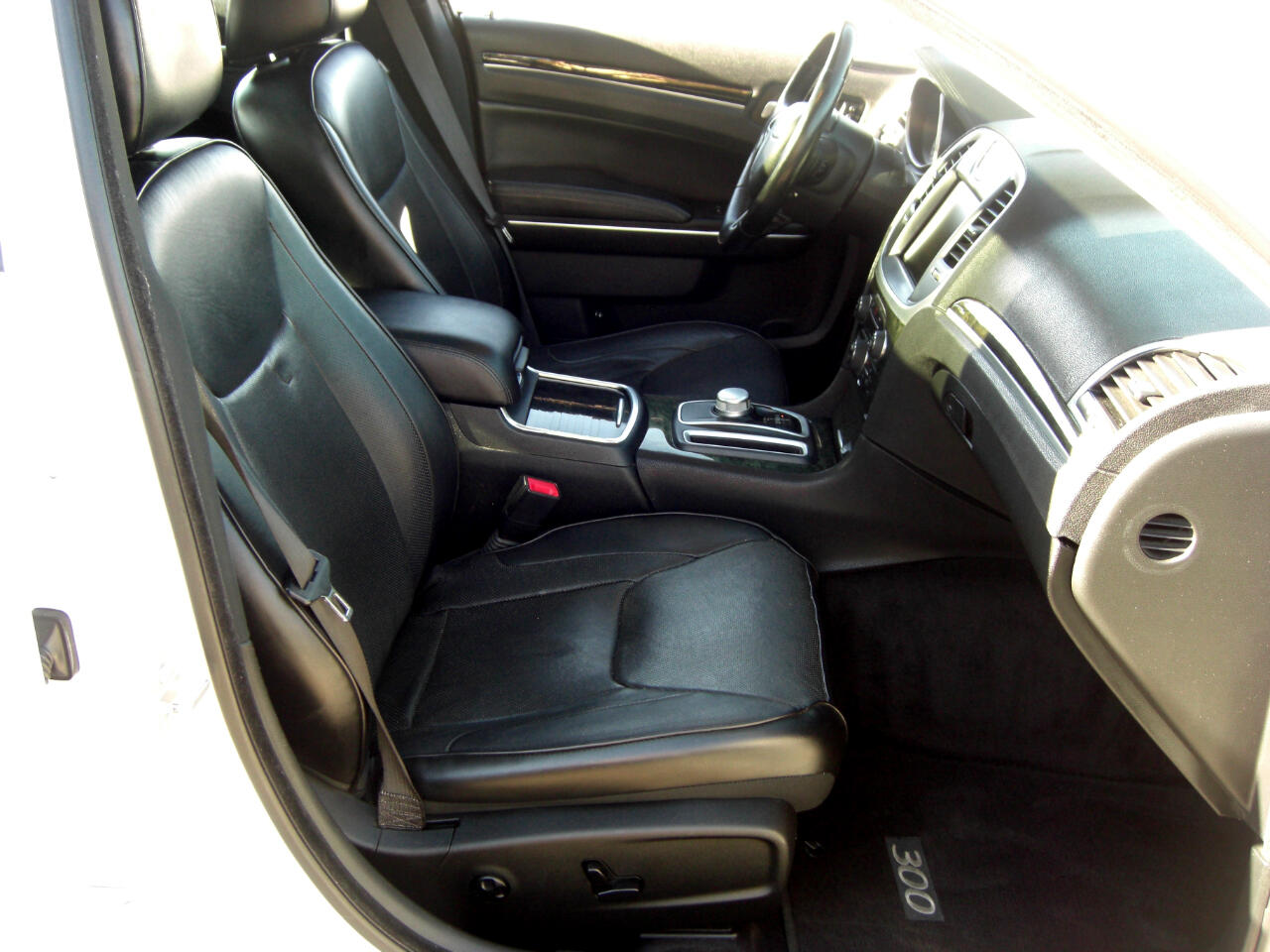 Chrysler 300 4dr Sdn 300C RWD 2016