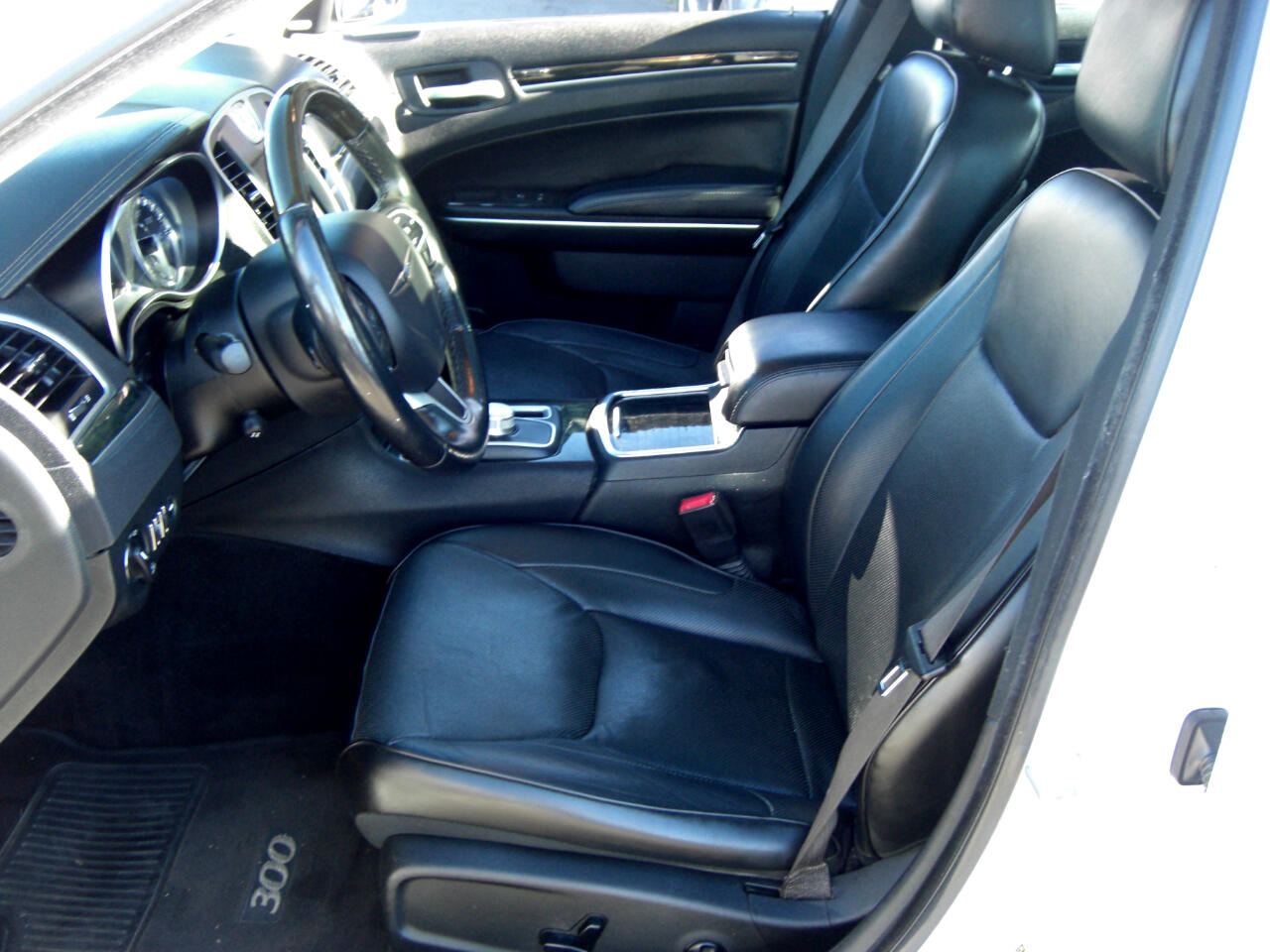 Chrysler 300 4dr Sdn 300C RWD 2016