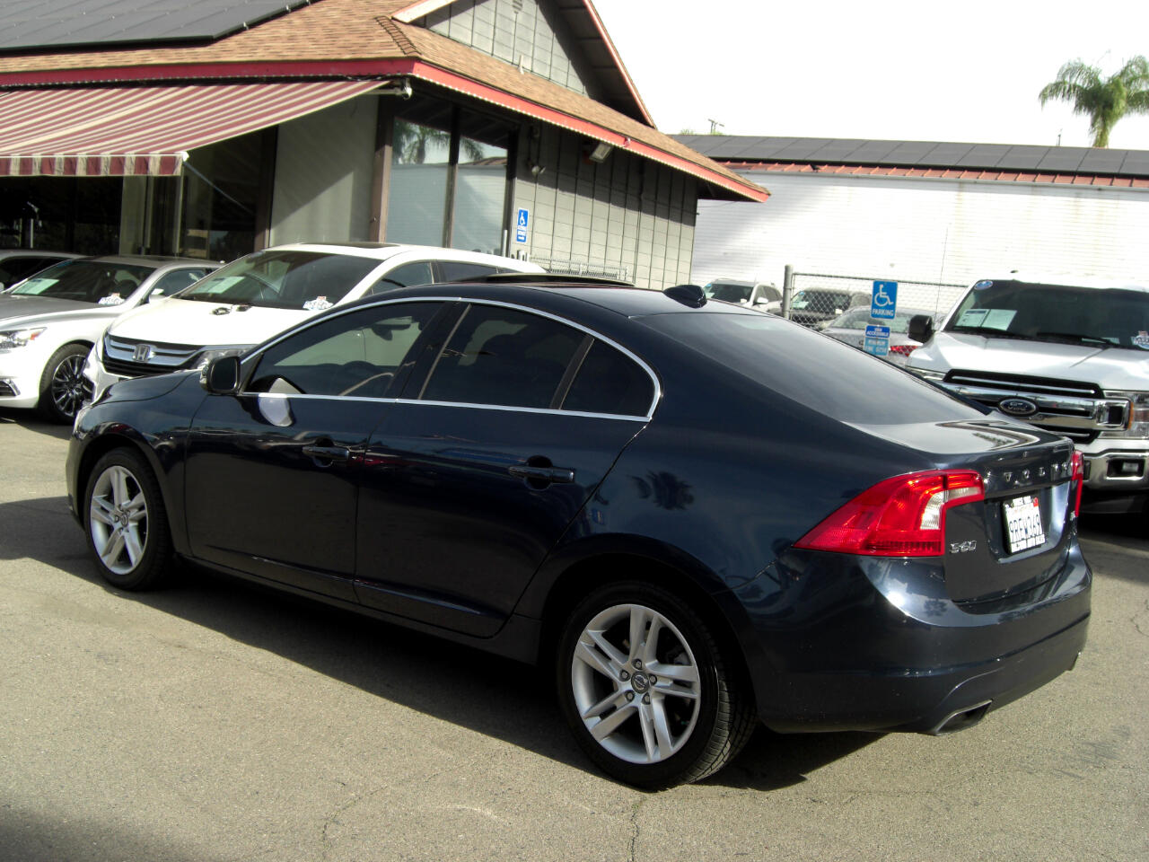 Volvo S60 4dr Sdn T5 FWD 2014