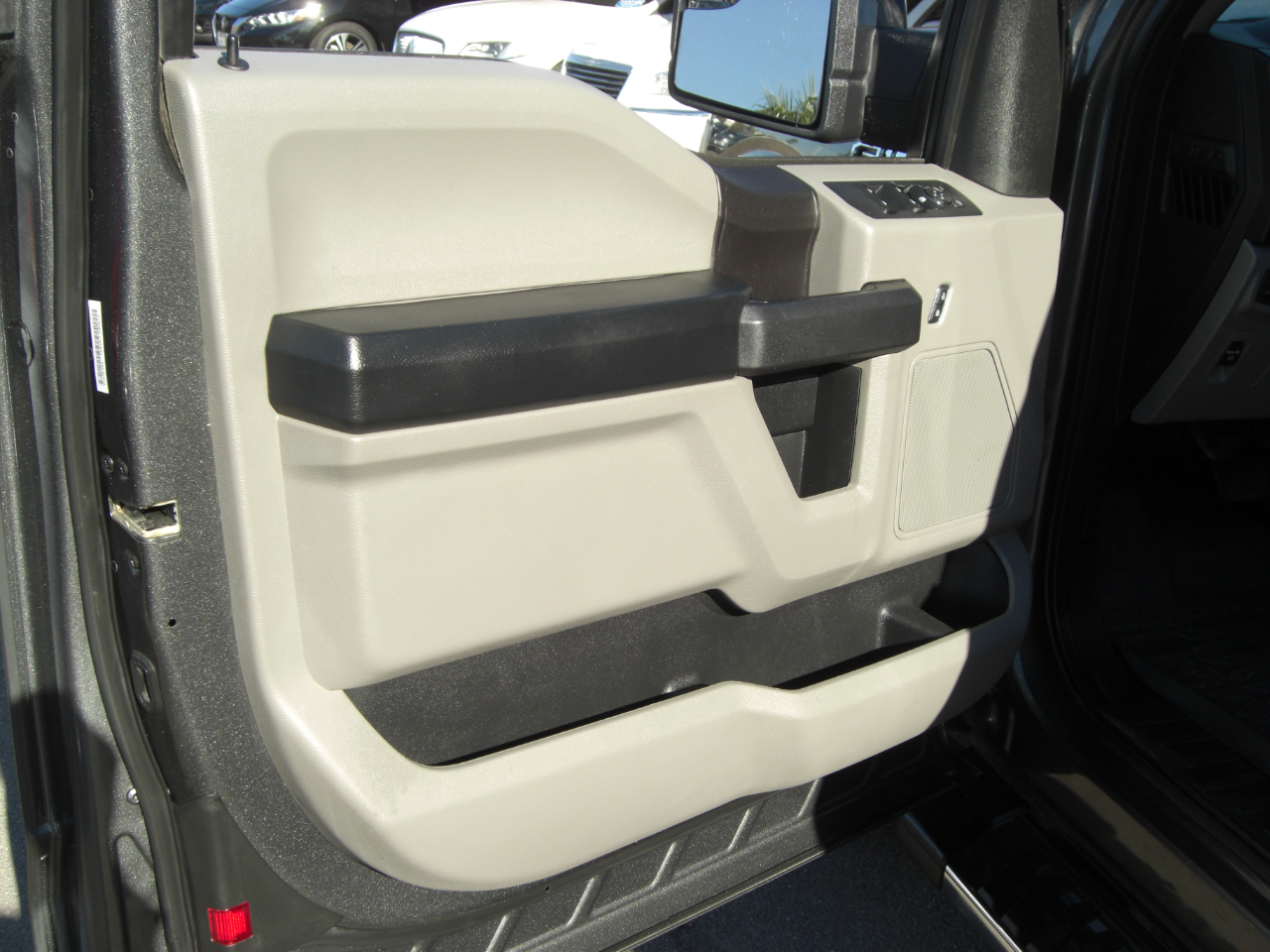 Ford F-150 XL SuperCab Short Bed 2WD 2018