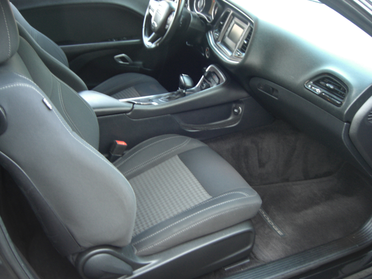 Dodge Challenger 2dr Cpe SXT 2016