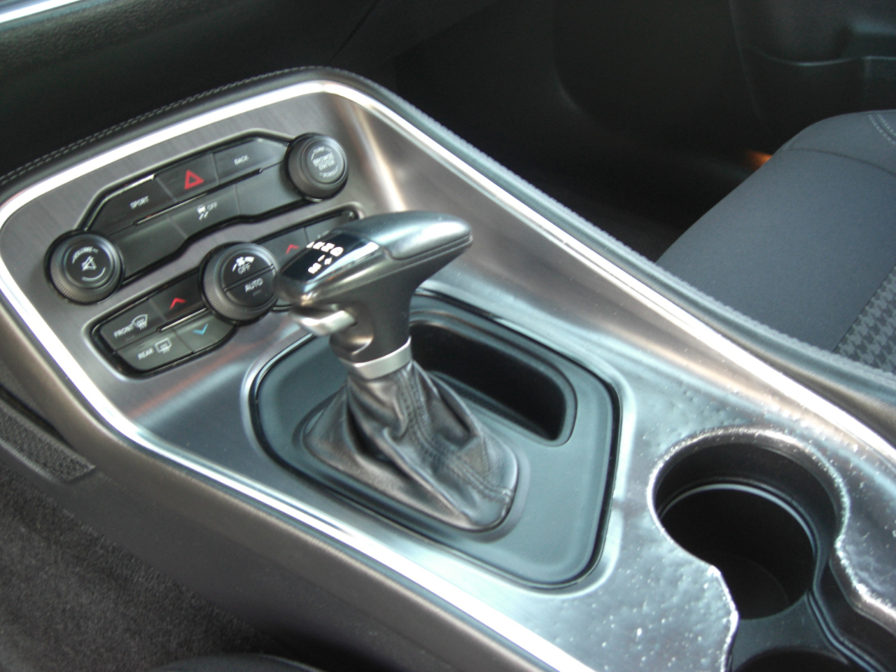 Dodge Challenger 2dr Cpe SXT 2016