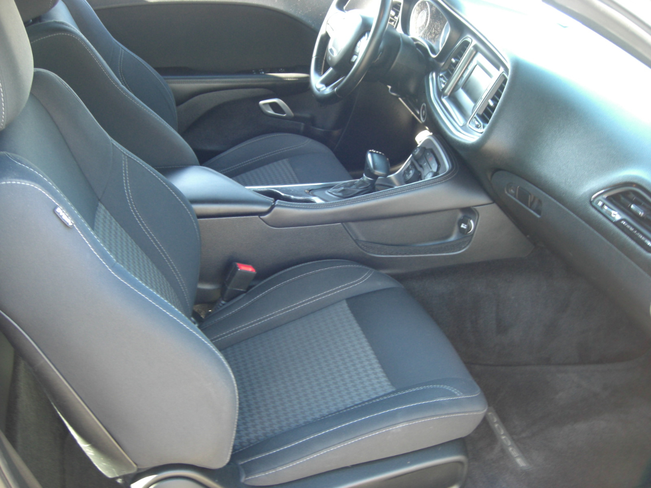 Dodge Challenger 2dr Cpe SXT 2016