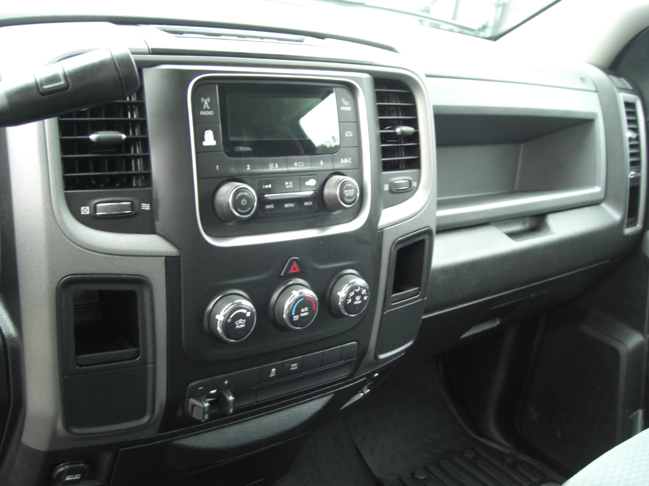 RAM 2500 Tradesman 4x2 Reg Cab 8' Box 2018