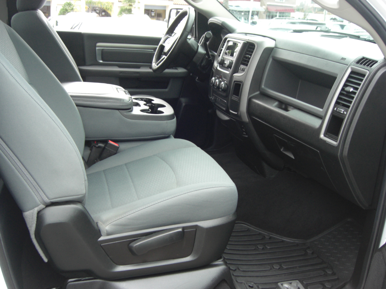 RAM 2500 Tradesman 4x2 Reg Cab 8' Box 2018