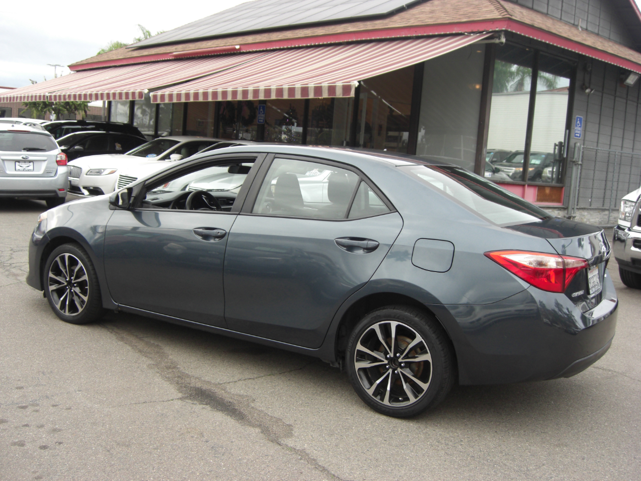 Toyota Corolla 50th Anniversary Special Edition CVT (Natl) 2017