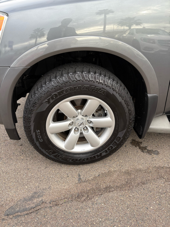 Nissan Armada 2WD 4dr SV 2015