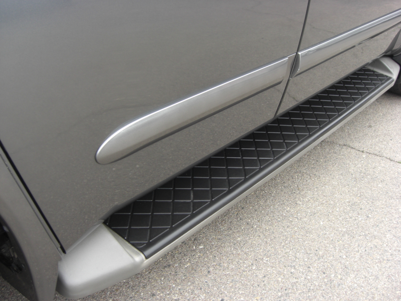 Nissan Armada 2WD 4dr SV 2015