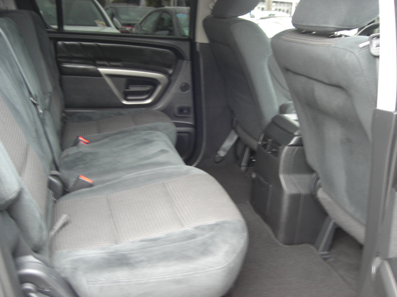 Nissan Armada 2WD 4dr SV 2015