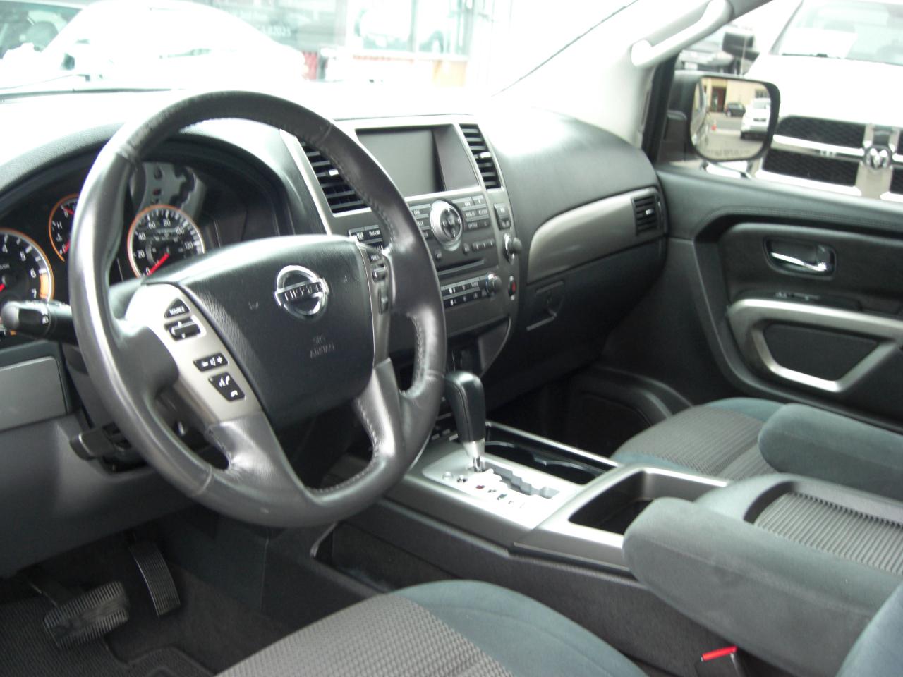 Nissan Armada 2WD 4dr SV 2015