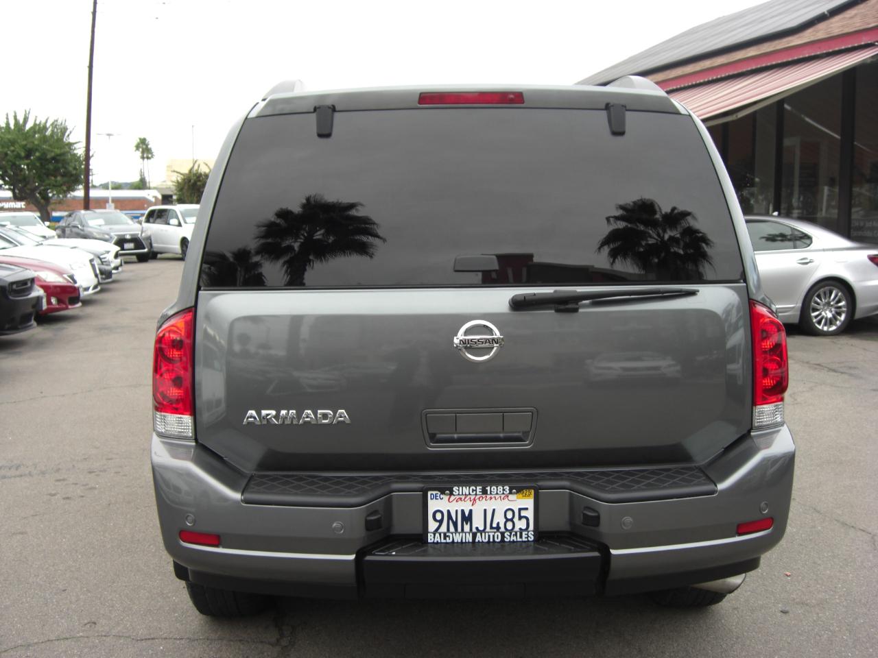 Nissan Armada 2WD 4dr SV 2015