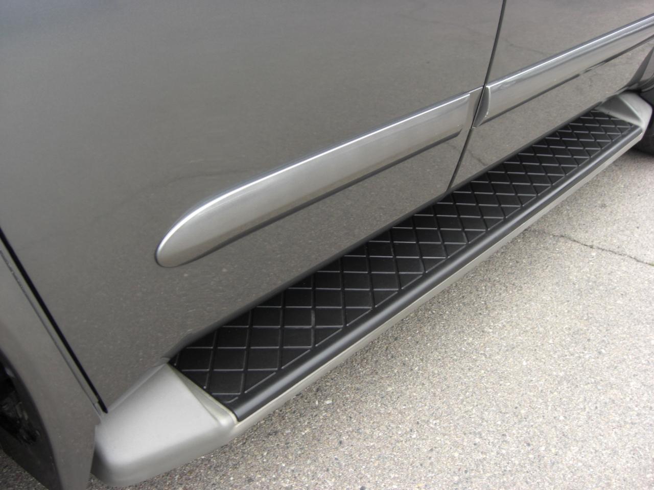 Nissan Armada 2WD 4dr SV 2015