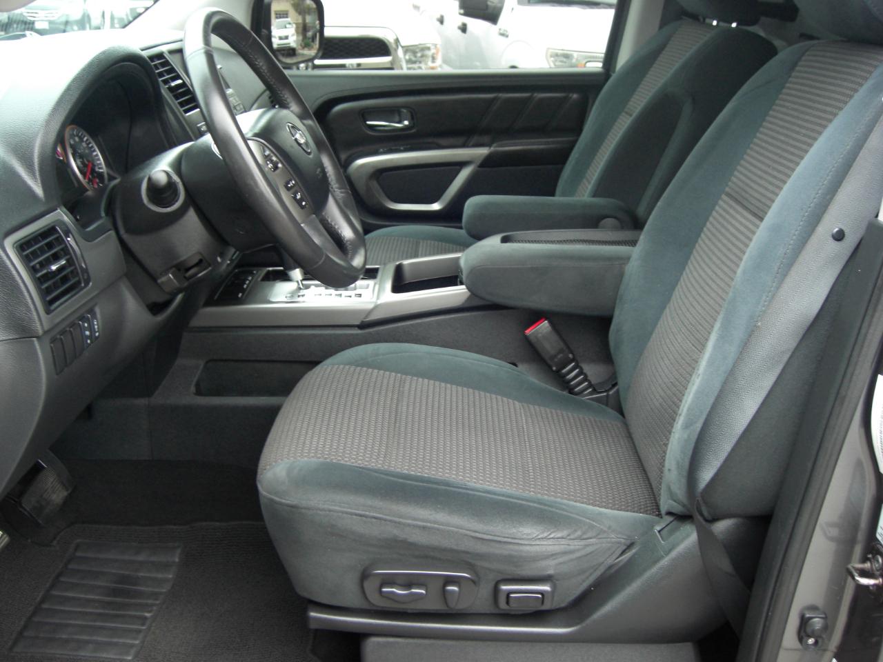 Nissan Armada 2WD 4dr SV 2015