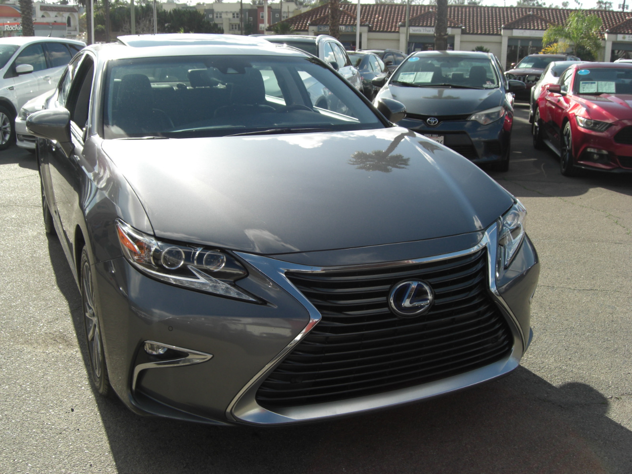 Lexus ES 300h 4dr Sdn Hybrid 2016