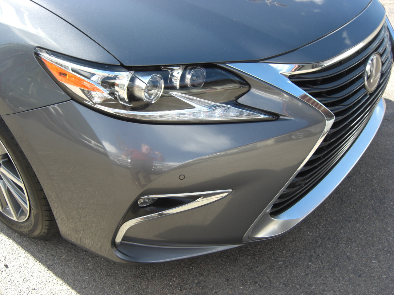 Lexus ES 300h 4dr Sdn Hybrid 2016