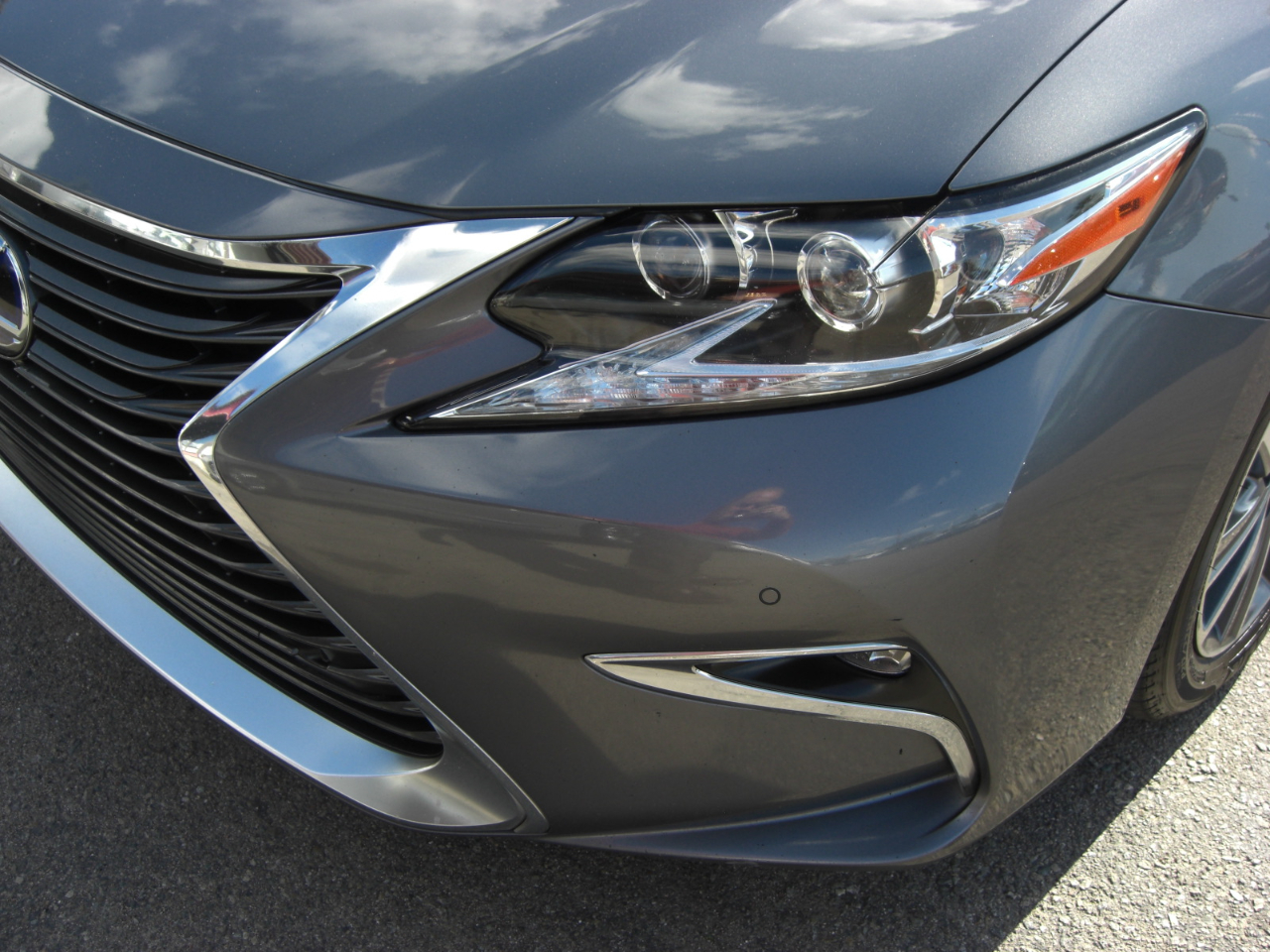 Lexus ES 300h 4dr Sdn Hybrid 2016