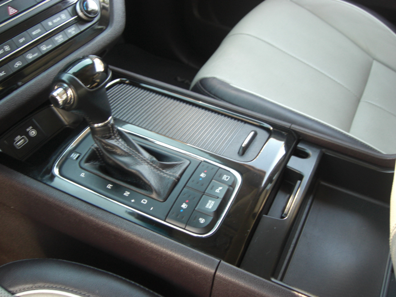 Kia Sedona 4dr Wgn SX-L 2016