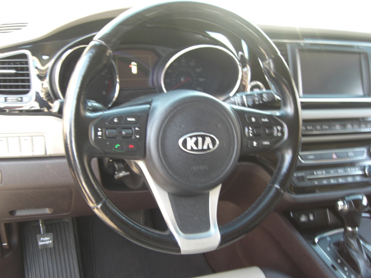 Kia Sedona 4dr Wgn SX-L 2016