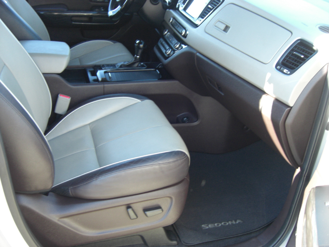 Kia Sedona 4dr Wgn SX-L 2016