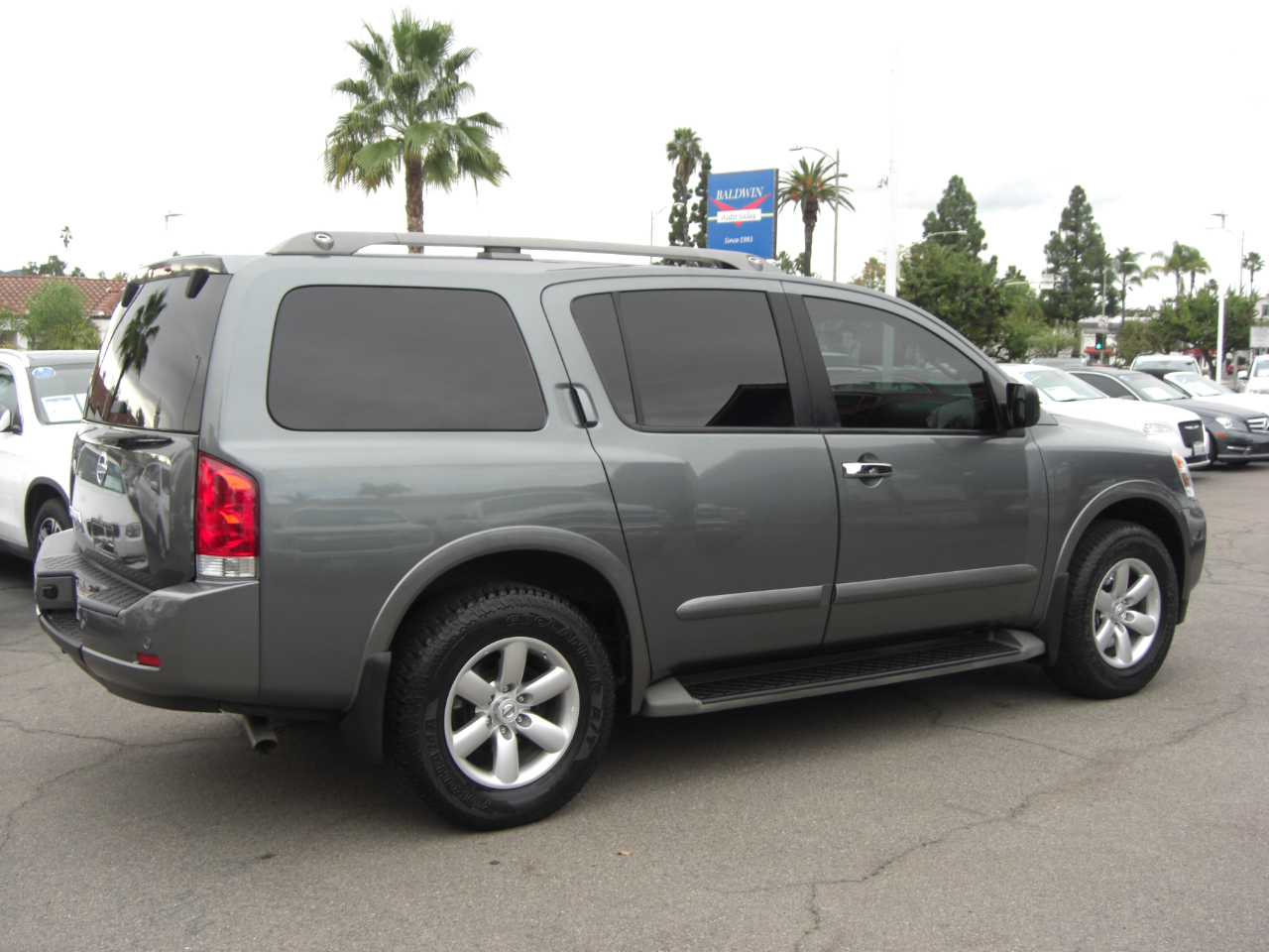 Nissan Armada 4WD 4dr SV 2015
