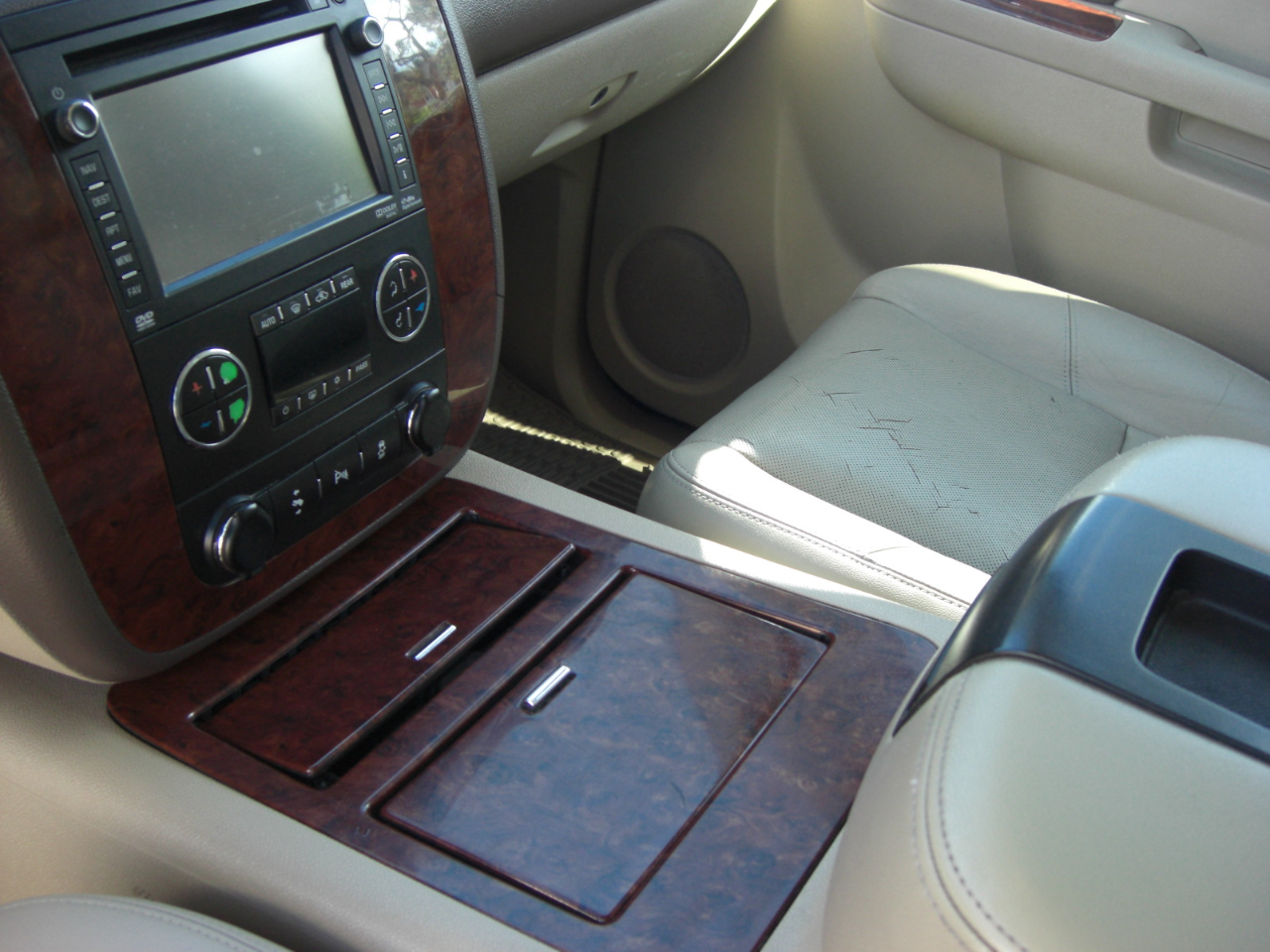 Chevrolet Tahoe 2WD 4dr 1500 LTZ 2013