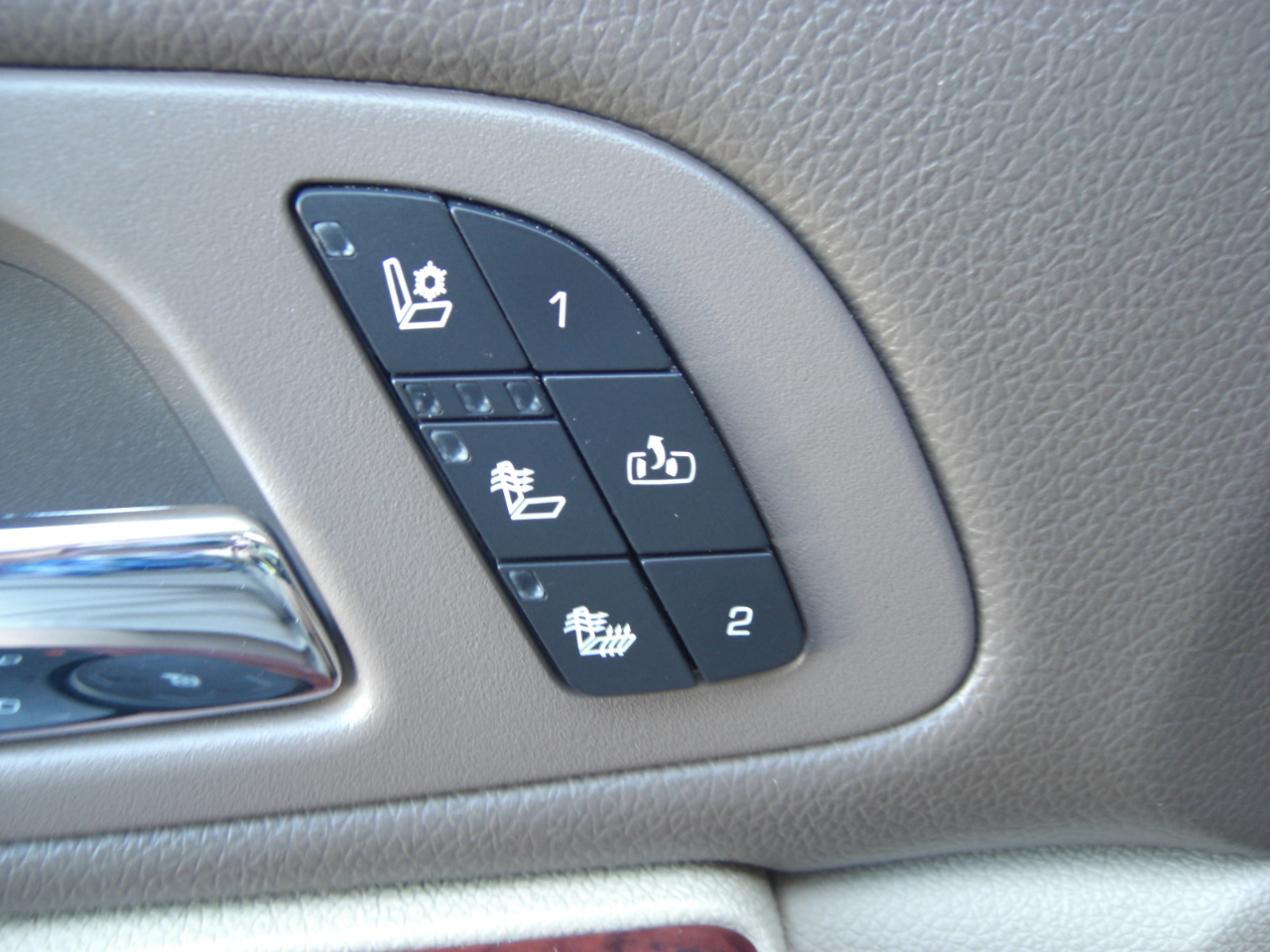 Chevrolet Tahoe 2WD 4dr 1500 LTZ 2013