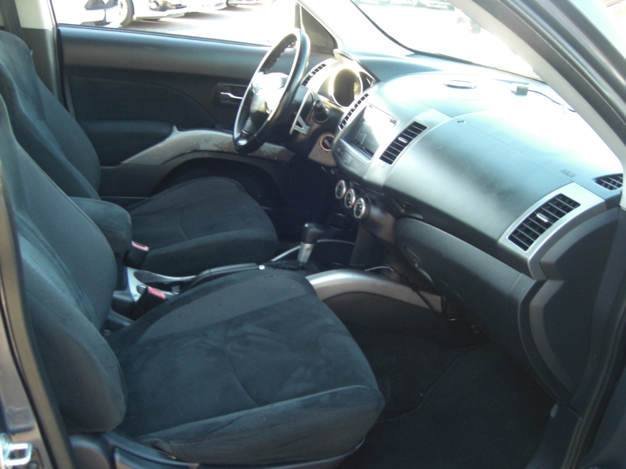 Mitsubishi Outlander 2WD 4dr XLS 2008