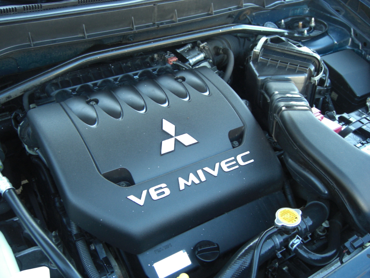 Mitsubishi Outlander 2WD 4dr XLS 2008