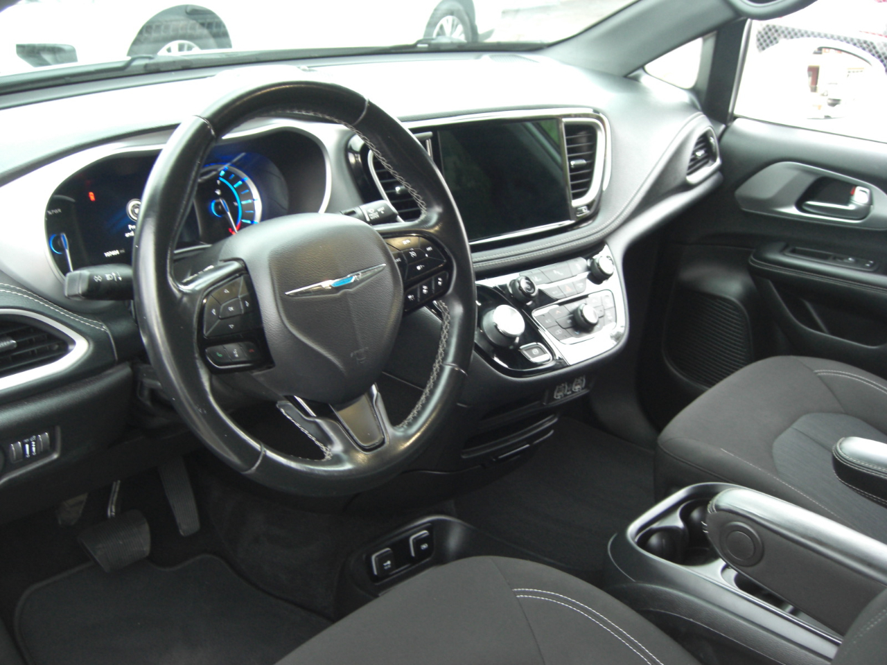 Chrysler Pacifica Hybrid Touring FWD 2021