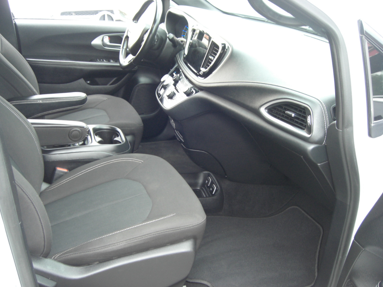 Chrysler Pacifica Hybrid Touring FWD 2021