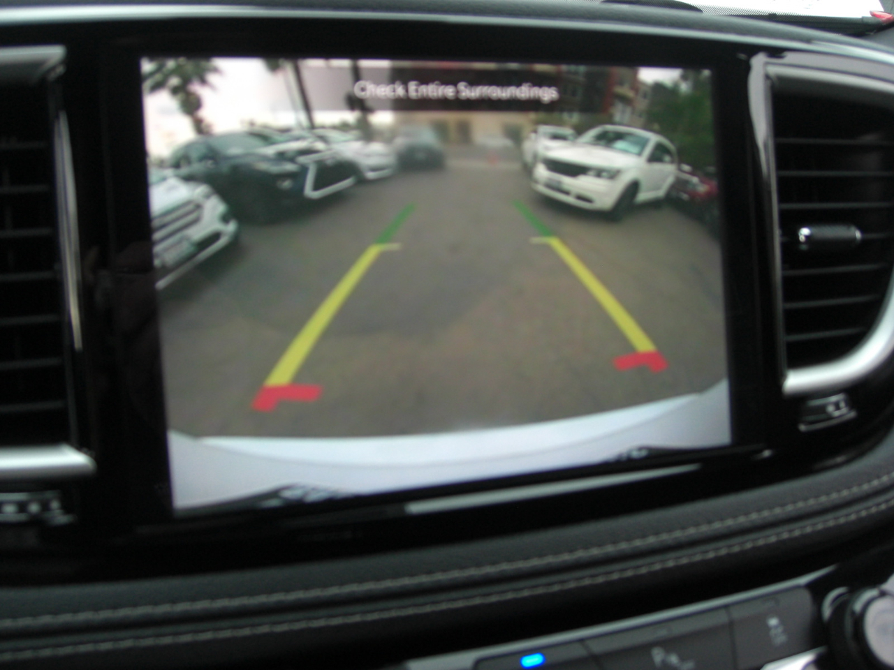 Chrysler Pacifica Hybrid Touring FWD 2021