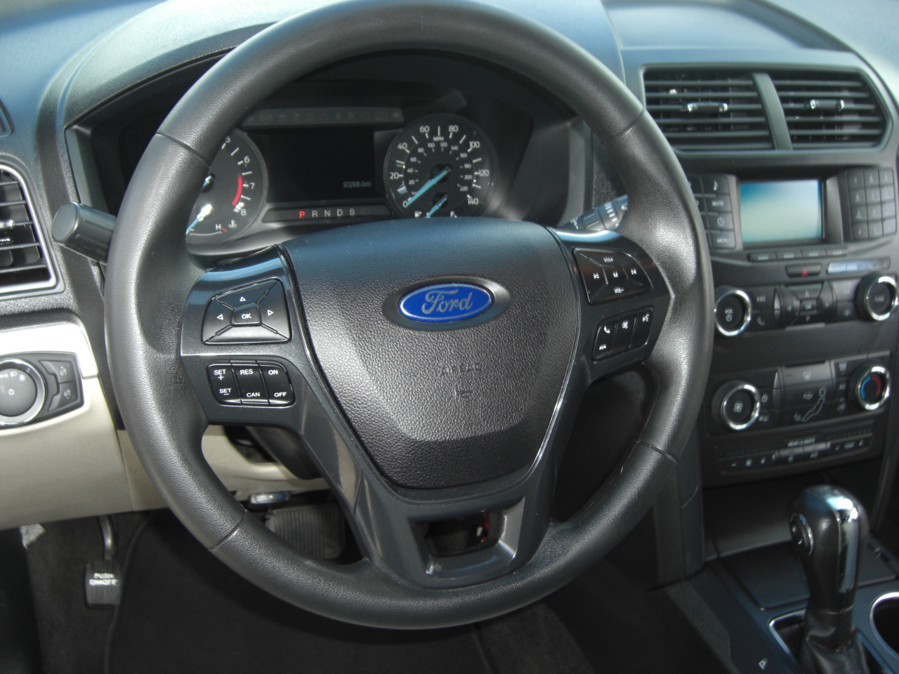 Ford Explorer Base FWD 2018