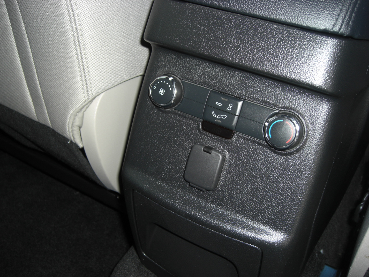 Ford Explorer Base FWD 2018