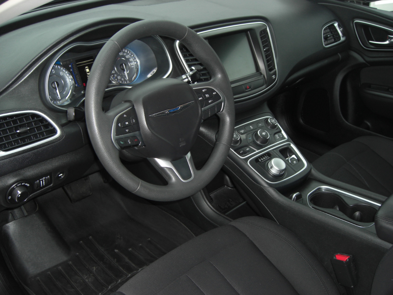 Chrysler 200 4dr Sdn Limited FWD 2015