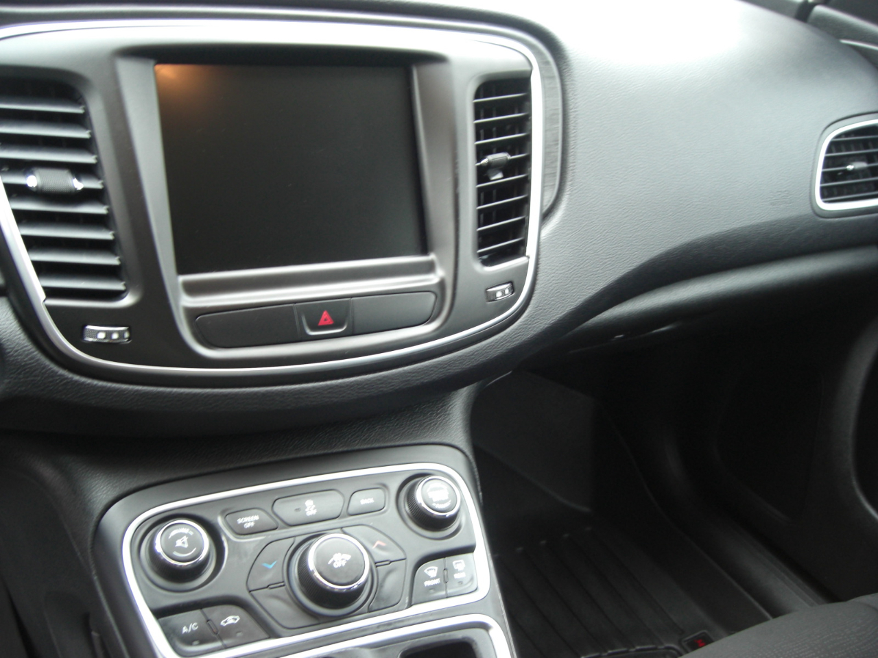 Chrysler 200 4dr Sdn Limited FWD 2015