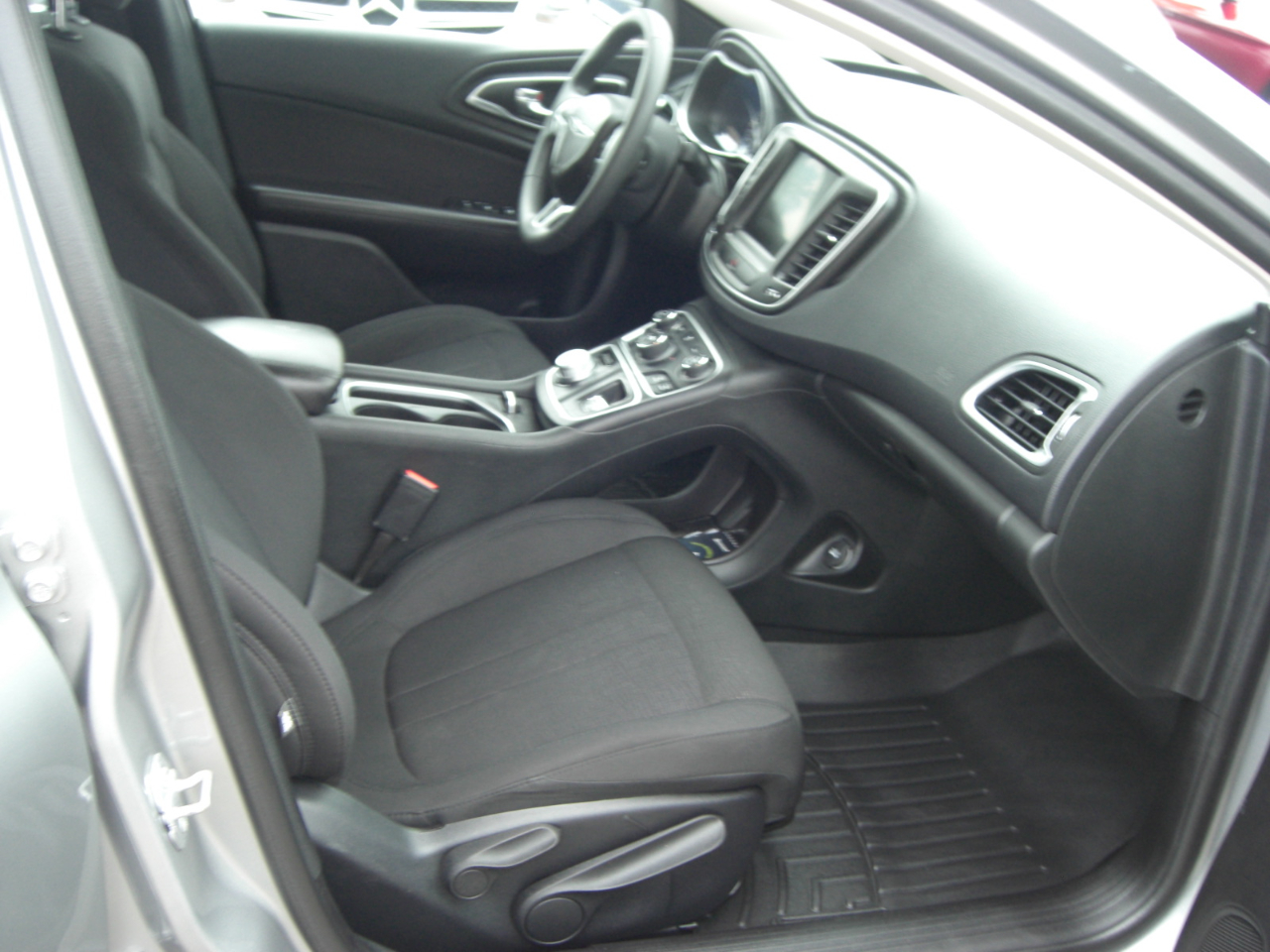 Chrysler 200 4dr Sdn Limited FWD 2015