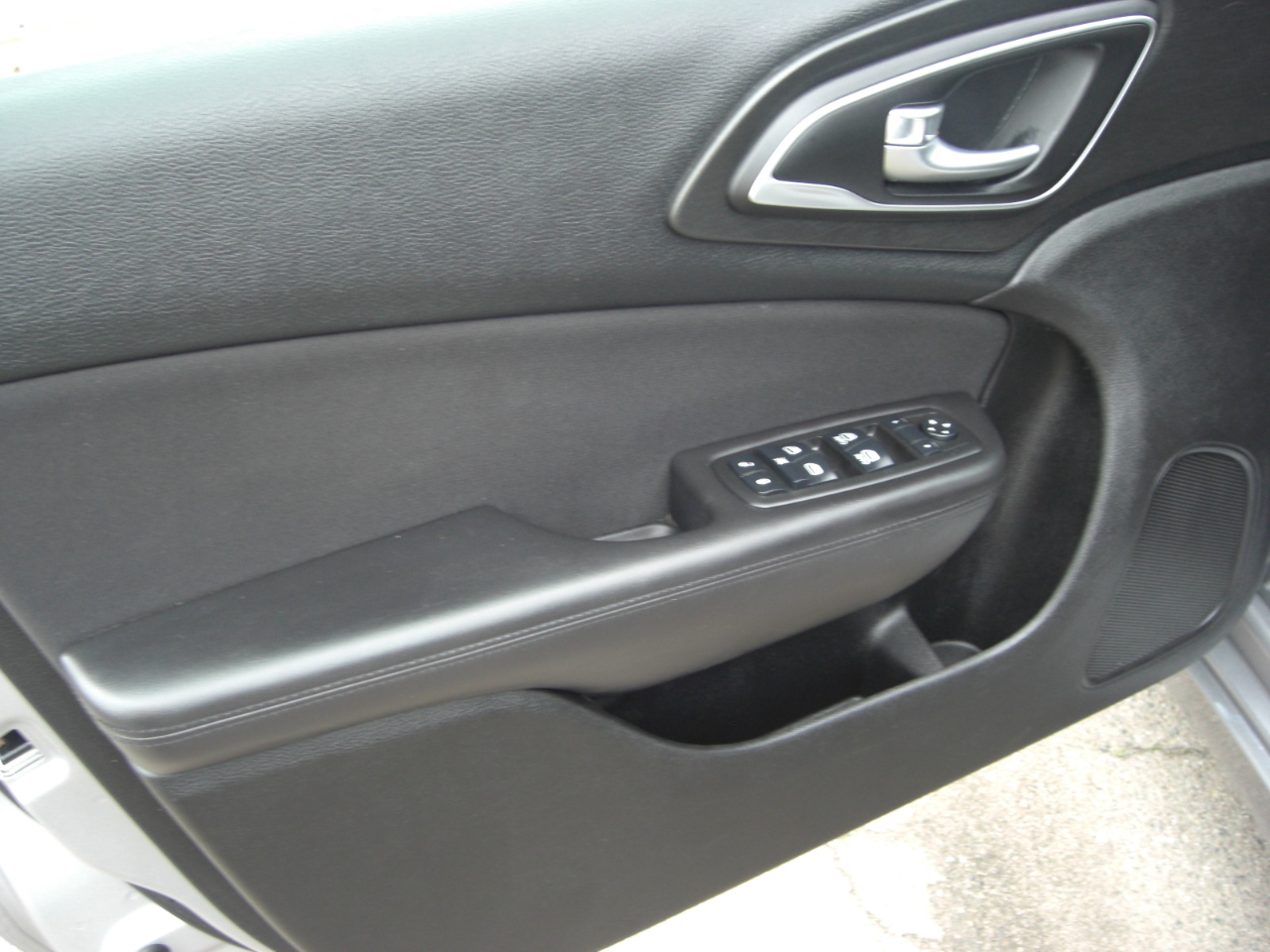 Chrysler 200 4dr Sdn Limited FWD 2015