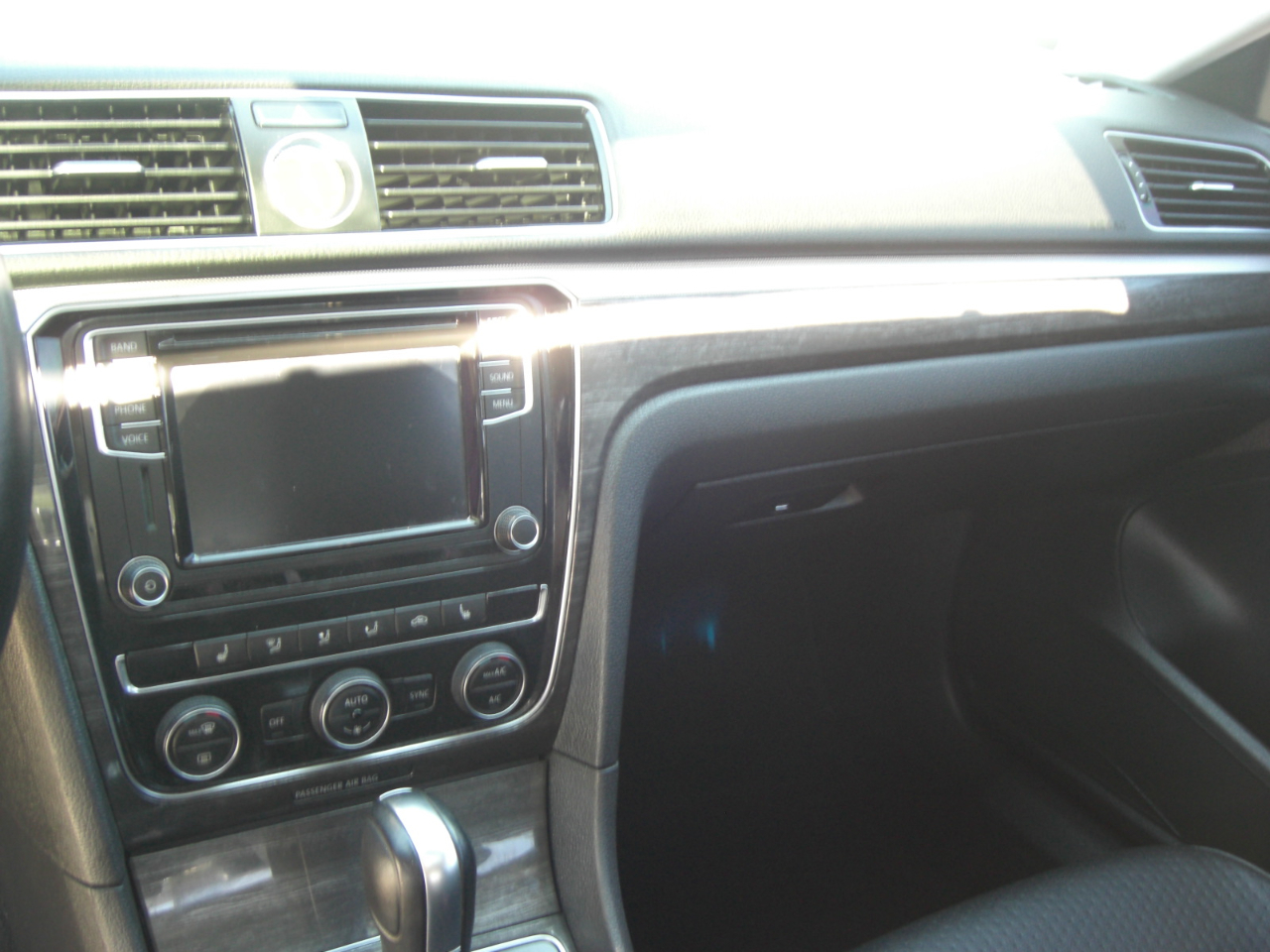 Volkswagen Passat 4dr Sdn 1.8T Auto SE PZEV 2016