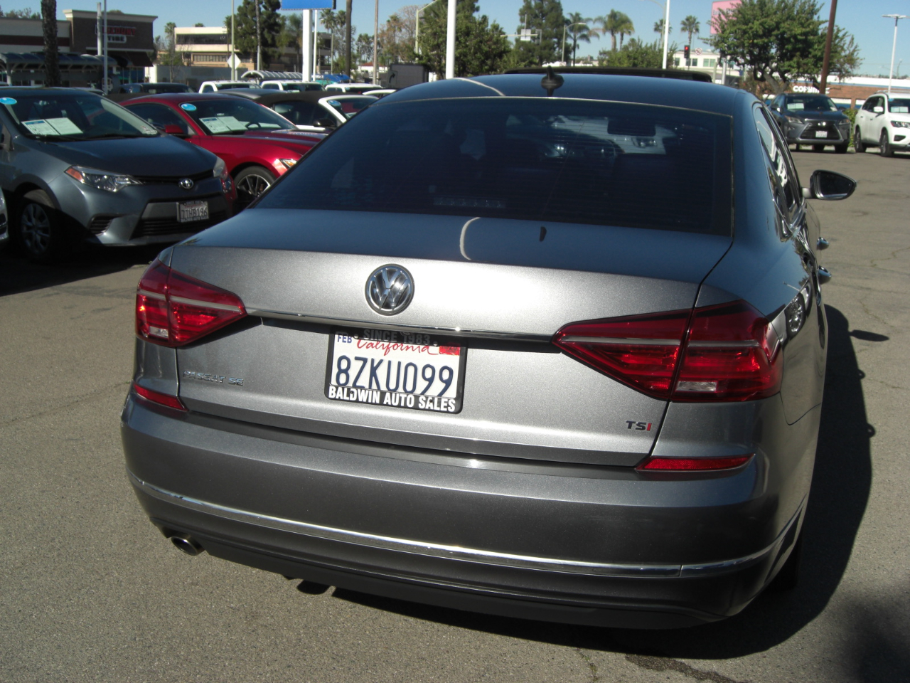 Volkswagen Passat 4dr Sdn 1.8T Auto SE PZEV 2016