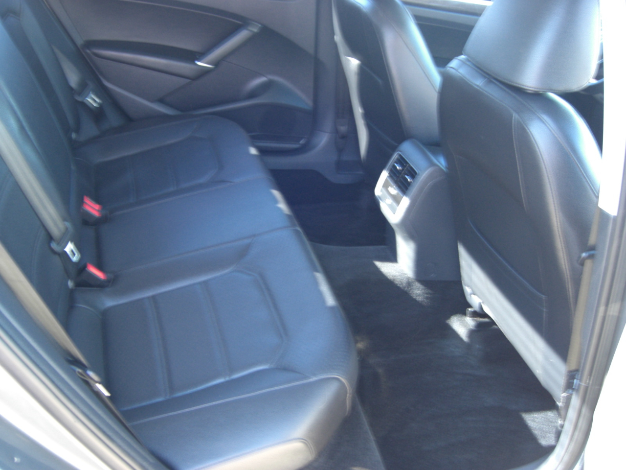 Volkswagen Passat 4dr Sdn 1.8T Auto SE PZEV 2016