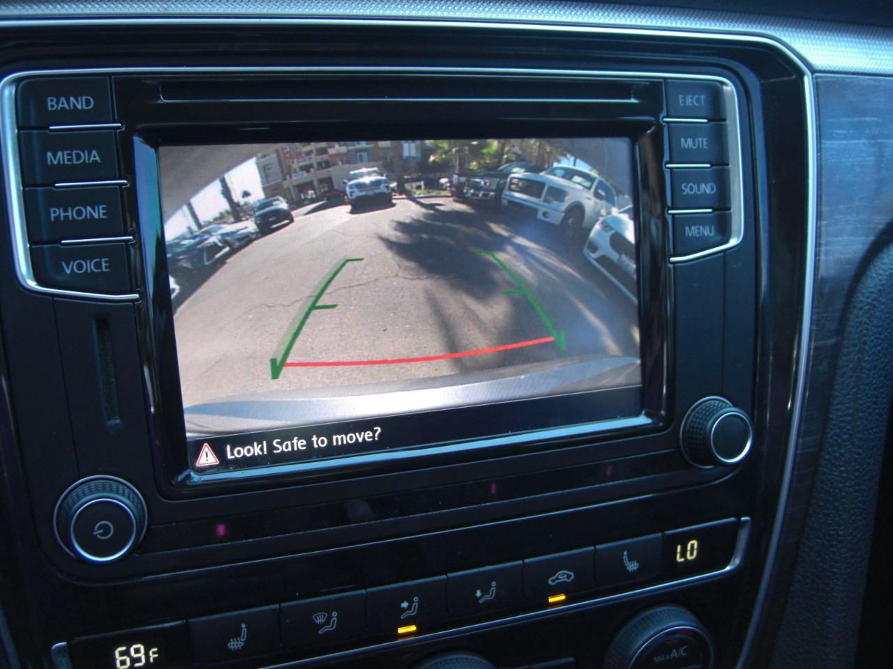 Volkswagen Passat 4dr Sdn 1.8T Auto SE PZEV 2016