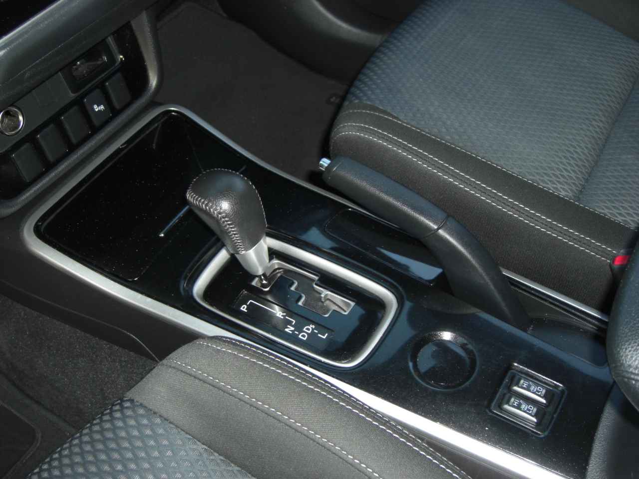 Mitsubishi Outlander LE FWD 2018