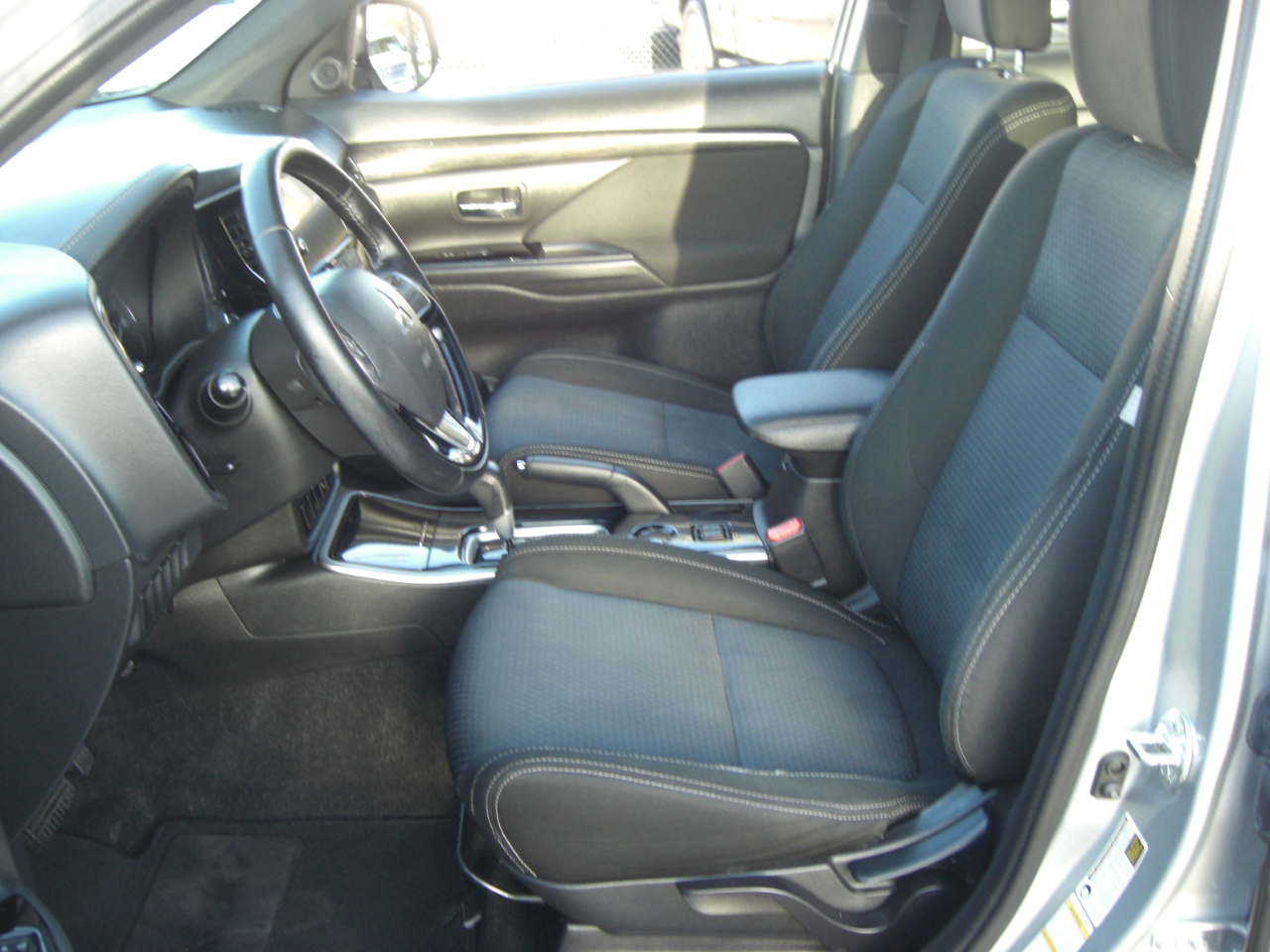 Mitsubishi Outlander LE FWD 2018