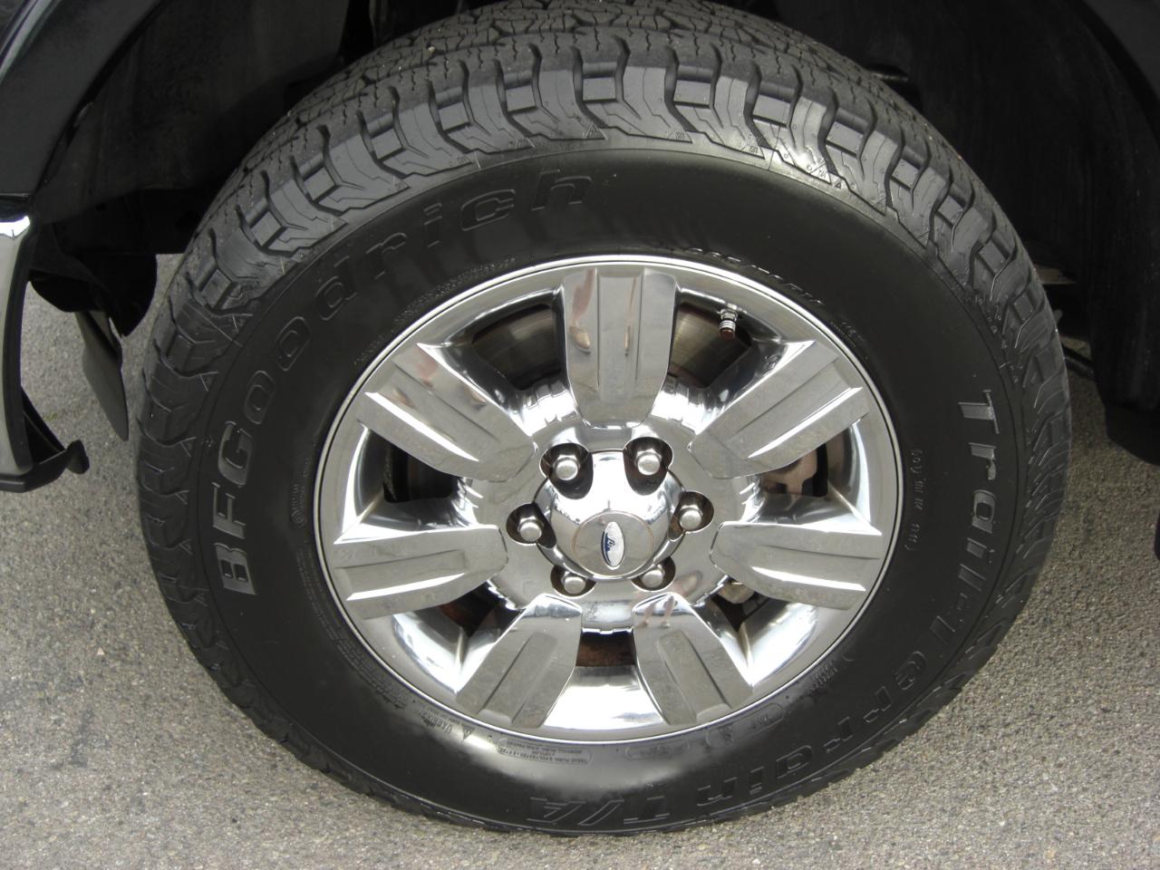 Ford F-150 2WD SuperCrew 145" Lariat 2012