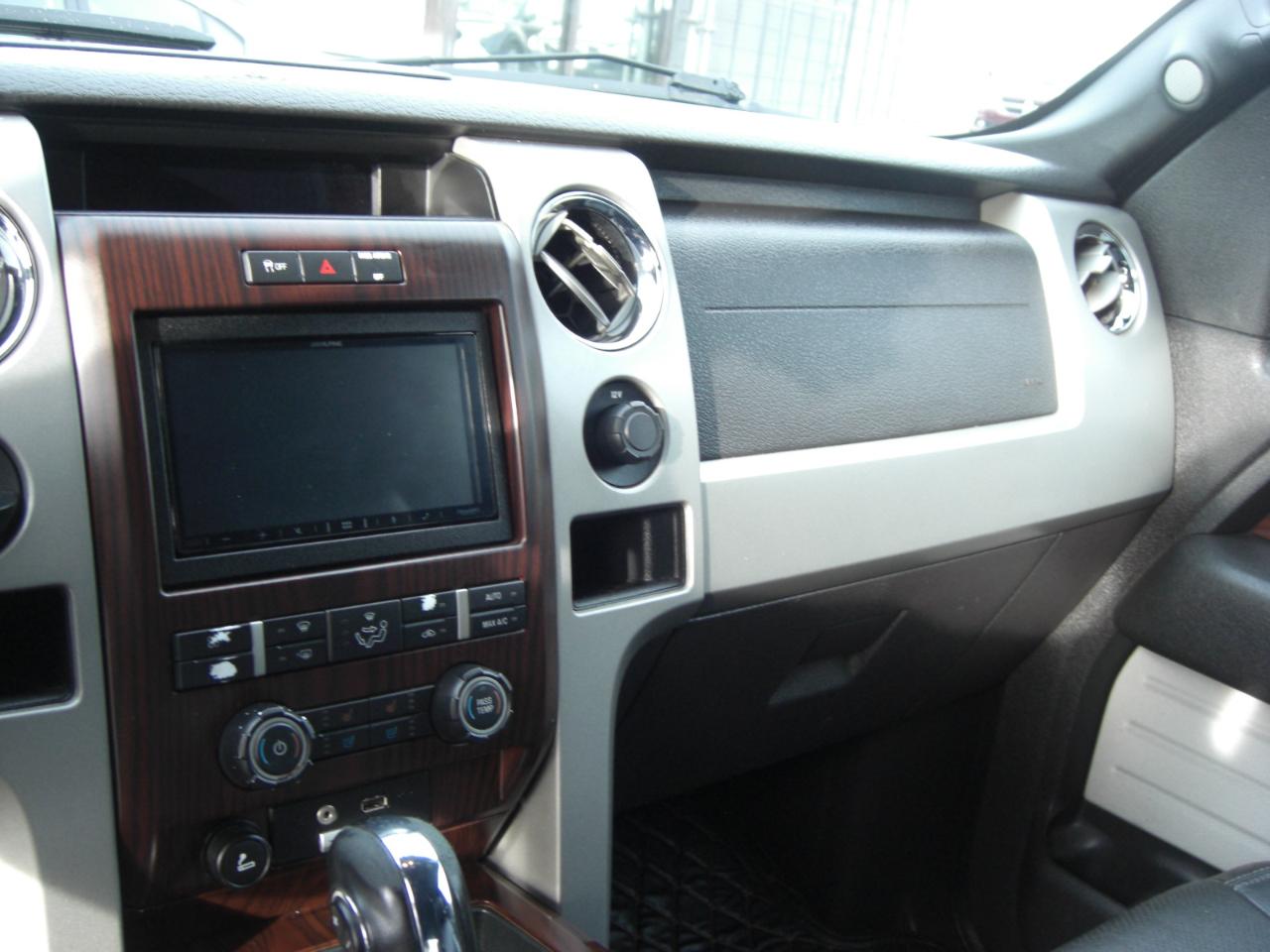 Ford F-150 2WD SuperCrew 145" Lariat 2012