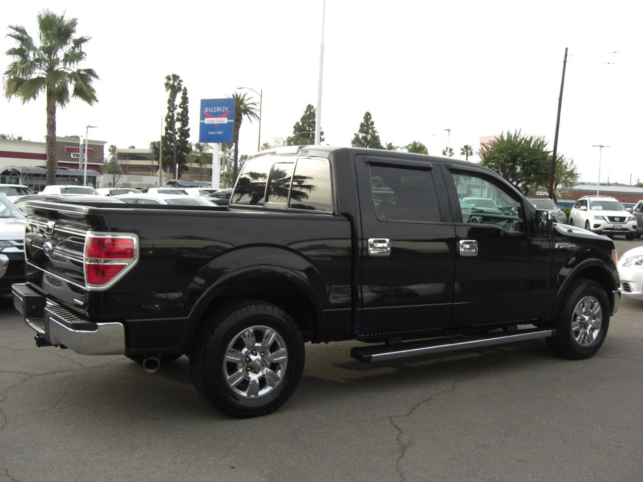 Ford F-150 2WD SuperCrew 145" Lariat 2012